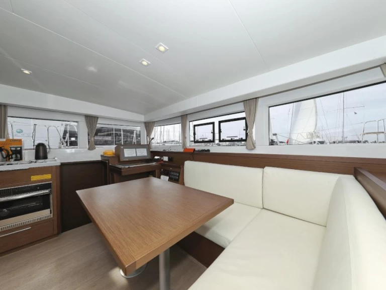 Catamaran te huur in Sukošan voor de beste prijs