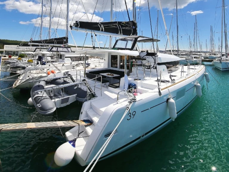 Huur een Lagoon Lagoon 39 in Sukošan