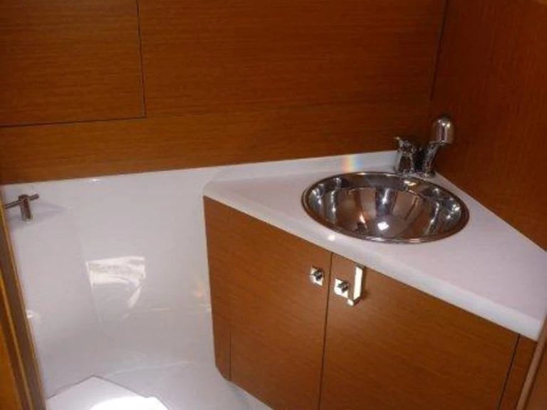 Verhuur Zeilboot Jeanneau met vaarbewijs