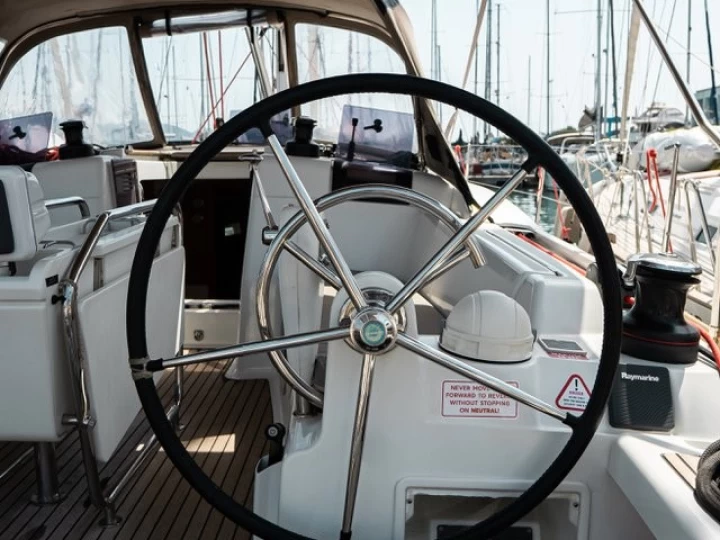 Huur een Jeanneau Sun Odyssey 419 in Lefkáda