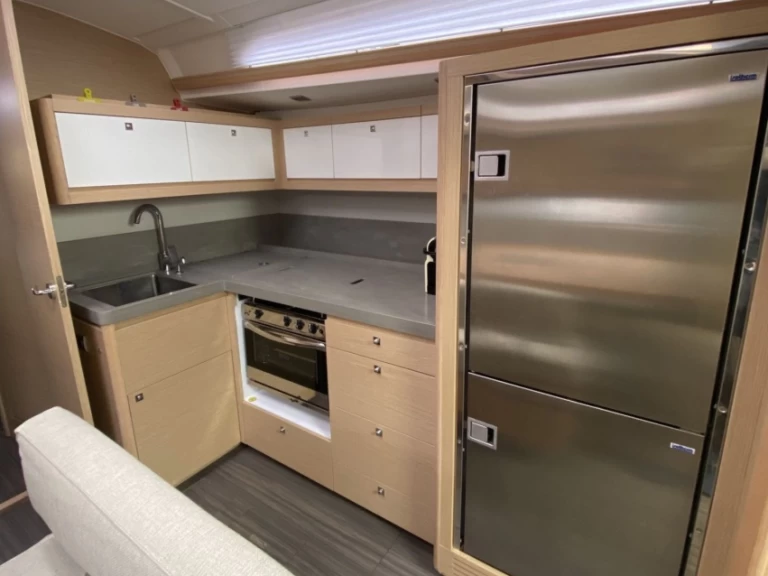 Bootverhuur Marseille goedkoop Dufour 470