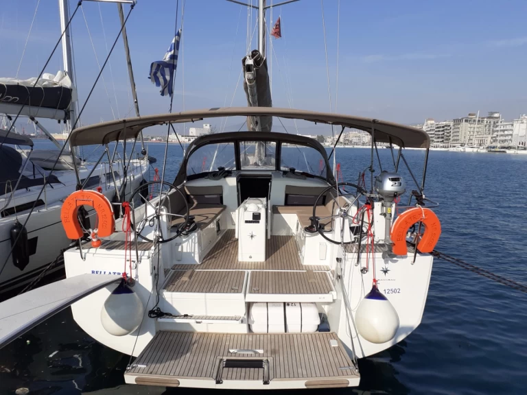 Huur een Jeanneau Sun Odyssey 490 in Lefkáda