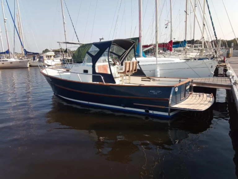 Bootverhuur Rhea-Marine 750 open in La Forêt-Fouesnant via SamBoat