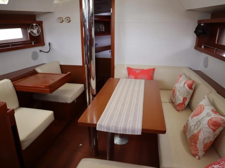 Verhuur Zeilboot Bénéteau met vaarbewijs