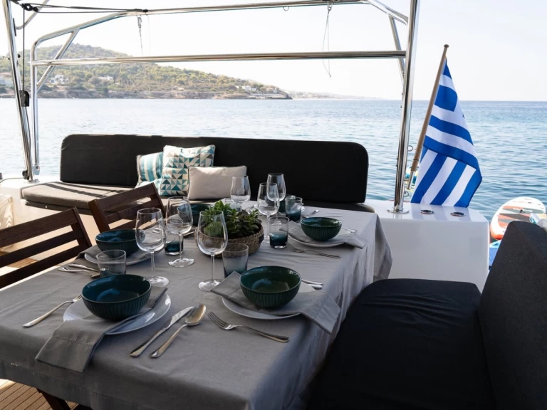 Huur Catamaran met of zonder schipper Lagoon in Piraeus