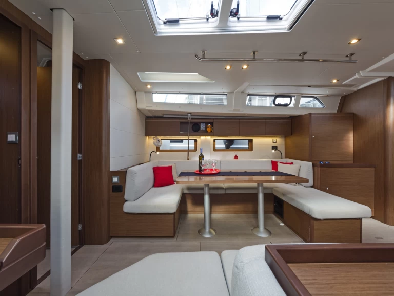 Verhuur Zeilboot Bénéteau met vaarbewijs