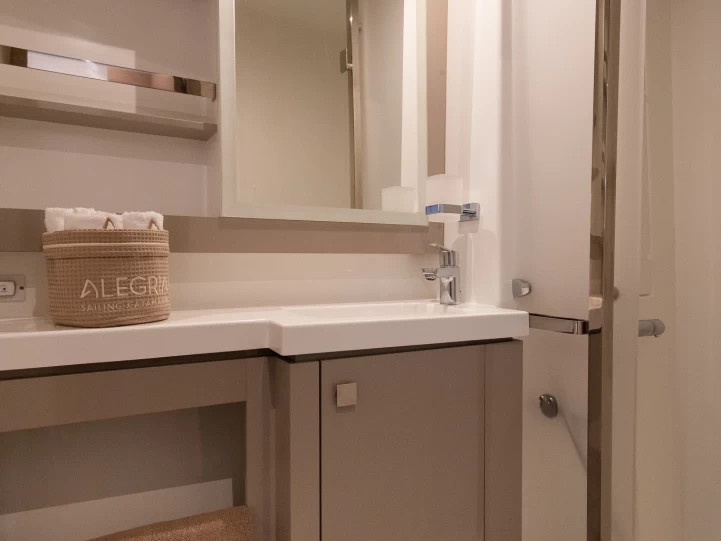 Catamaran te huur in Adámas voor de beste prijs