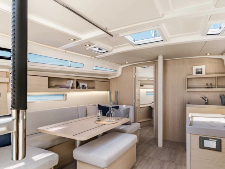 Bootverhuur Toulon goedkoop OCEANIS 40.1 POLEMAS