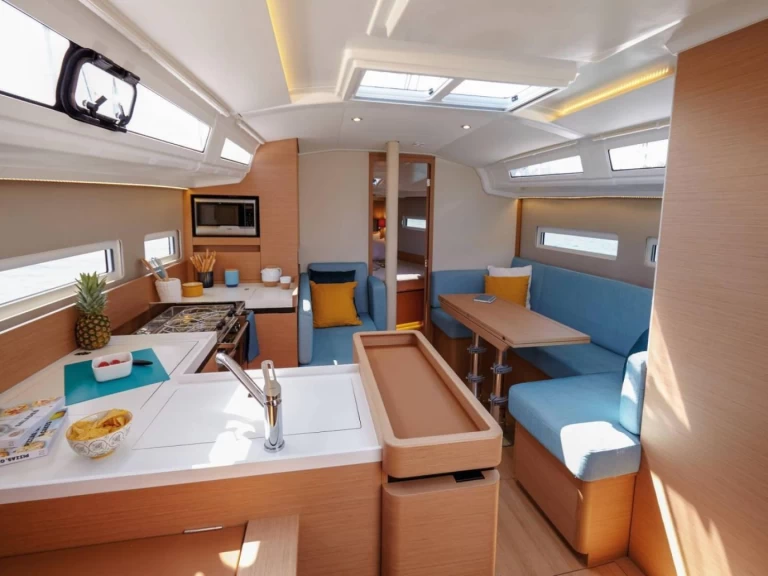 Jeanneau Sun Odyssey 410 te huur van particulier of professional in Saint-Mandrier-sur-Mer