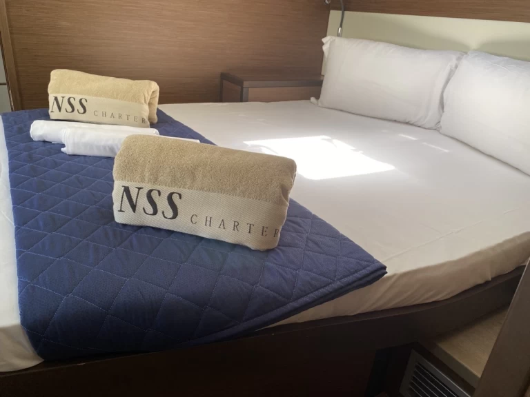 Bootverhuur Cugnana Verde goedkoop Lagoon 52 F