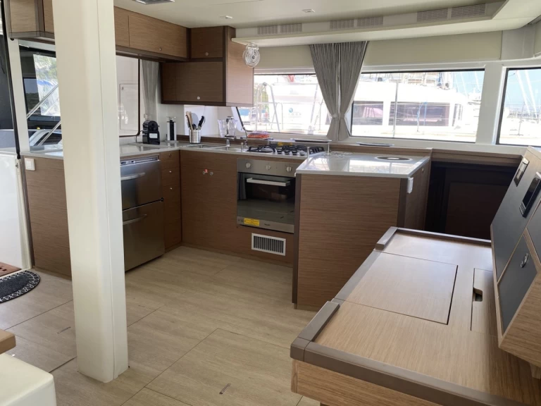 Huur Catamaran met of zonder schipper Lagoon in Cugnana Verde