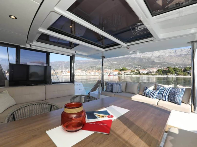 Bootverhuur Bali Bali 4.4 in Eden Island via SamBoat