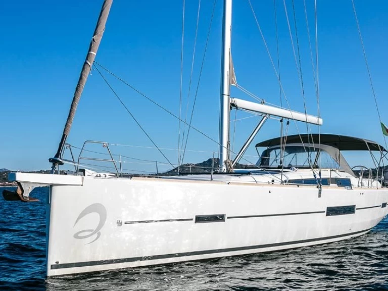 Huur een Dufour Dufour 512 Grand Large in Olbia