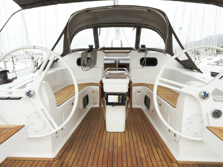 Huur een Elan Impression 45 in Kaštela