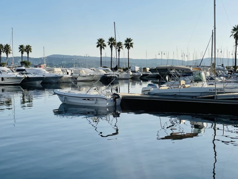 Jachthuur in Cavalaire-sur-Mer - Karel Karel V 160 via SamBoat