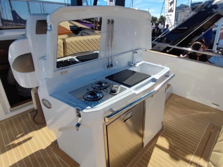 Huur een Salpa AVANGARDE 1.1 in Porticcio