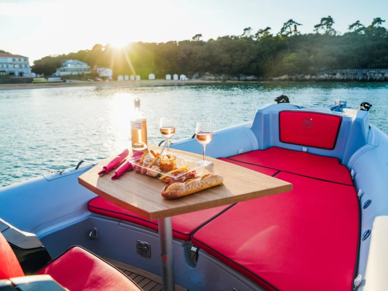 Verhuur RIB in L'Herbaudière - Prua al vento Thor 700