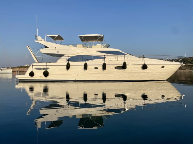 Huur een Ferretti Ferretti 590 in Ornós