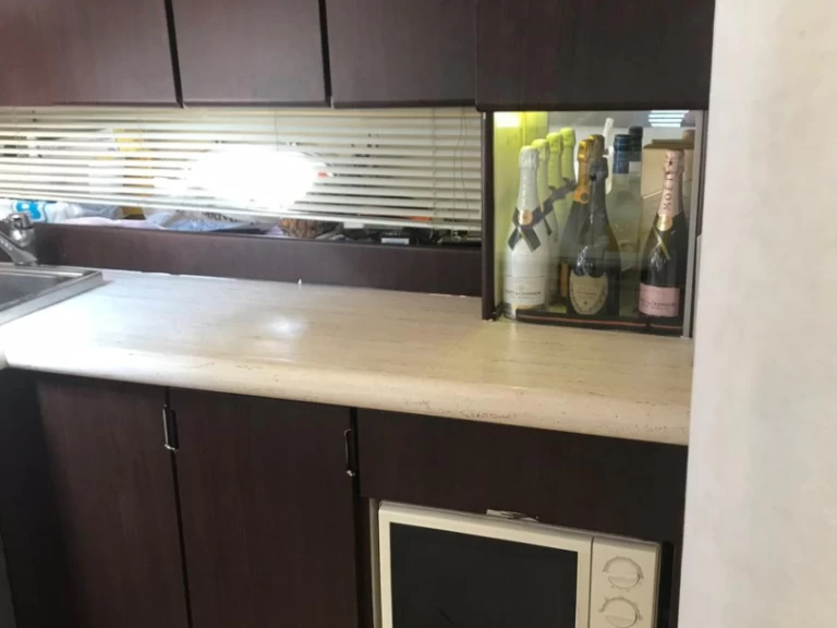 Huur een Cranchi Mediterranee 44 in Ornós