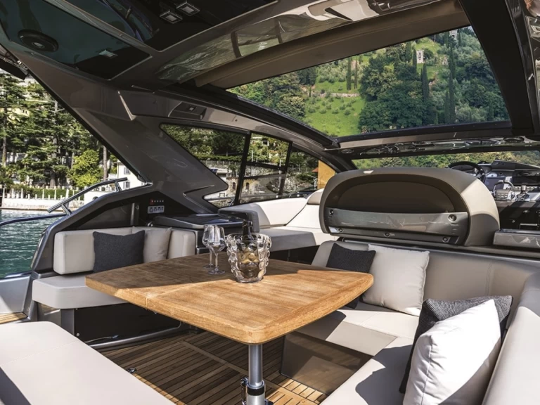 Bootverhuur Napels goedkoop Cranchi M44 HT