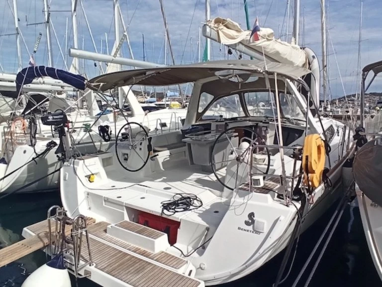 Bootverhuur Seget Donji goedkoop Oceanis 45