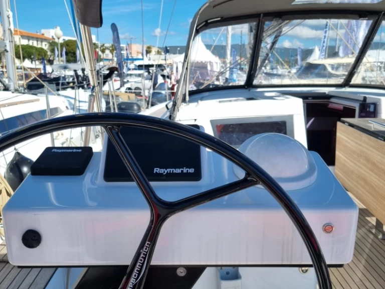 Bootverhuur Marseille goedkoop Dufour 470