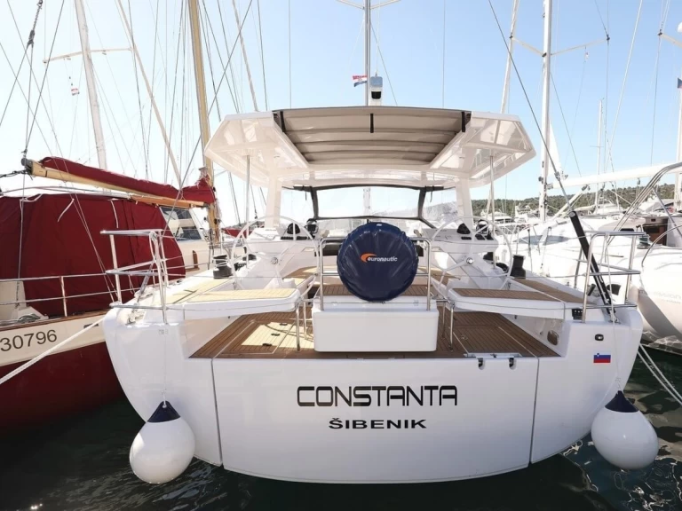 Bootverhuur Pirovac goedkoop Hanse 588