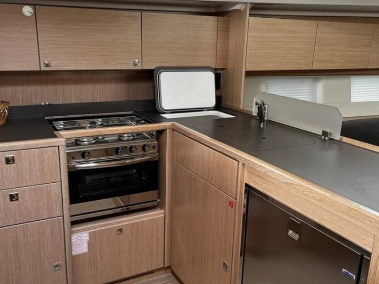 Bootverhuur Bavaria Bavaria C45 in Vrsar via SamBoat