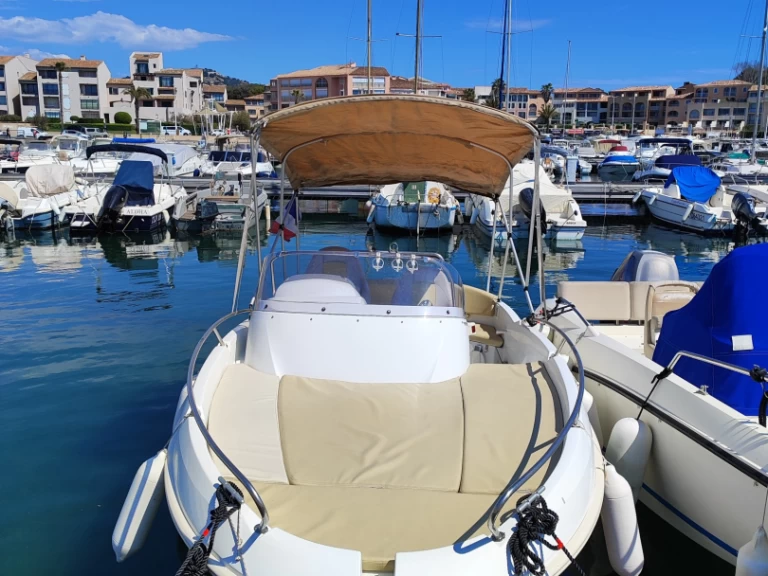 Huur Motorboot met of zonder schipper Bénéteau in Six-Fours-les-Plages