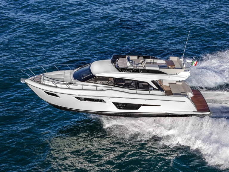 Bootverhuur Podstrana goedkoop Ferretti Yachts 500