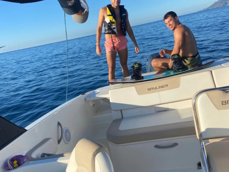 Verhuur Motorboot Bayliner met vaarbewijs