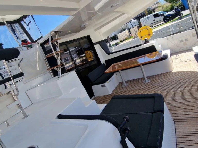 Bootverhuur Lagoon Lagoon 42 in Trogir via SamBoat