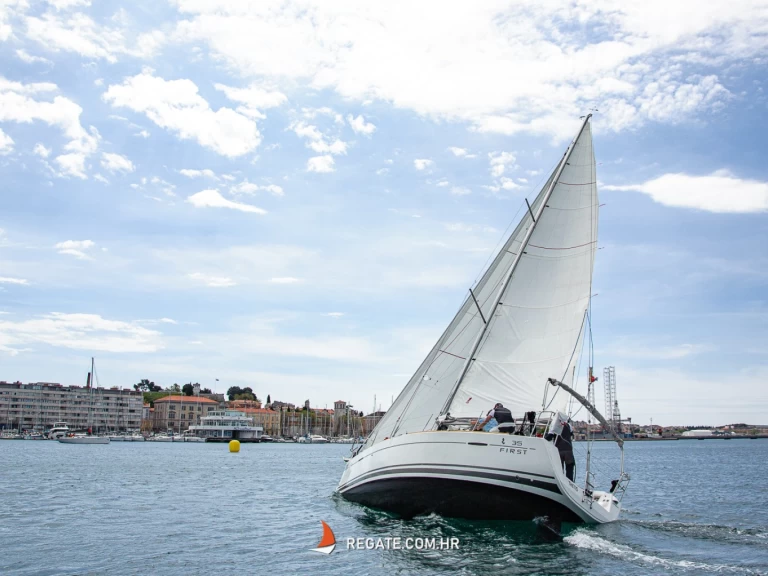 Huur Zeilboot met of zonder schipper Bénéteau in Pula