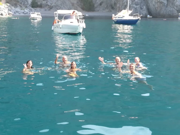 Bootverhuur Acquaviva 30 EXE in Salerno via SamBoat