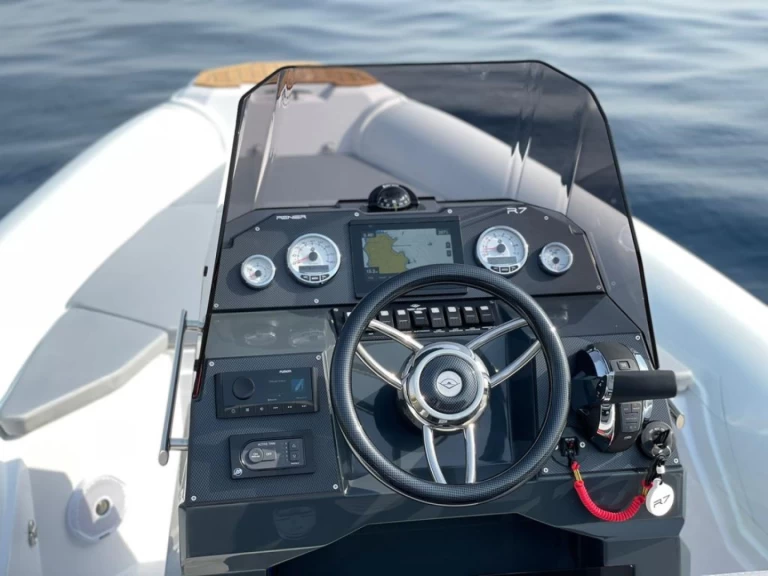 Bootverhuur Renier Renier R7 Tourer in Le Lavandou via SamBoat
