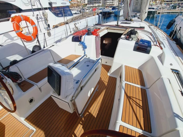 Jeanneau Sun Odyssey 449 te huur van particulier of professional in Sant Antoni de Portmany