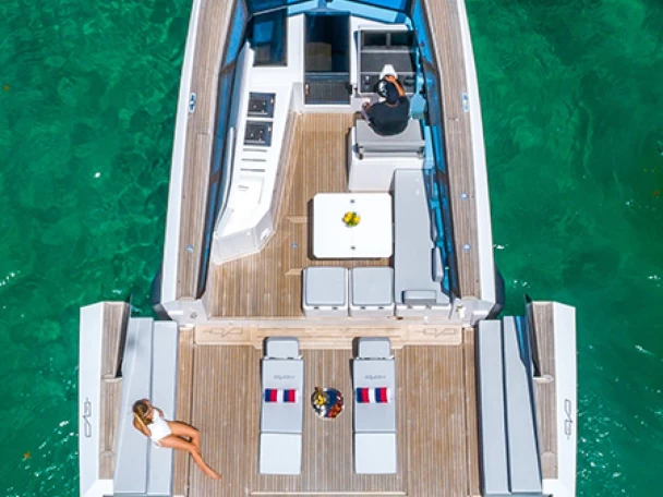 Huur Motorboot met of zonder schipper EVO Yachts in Bonifacio