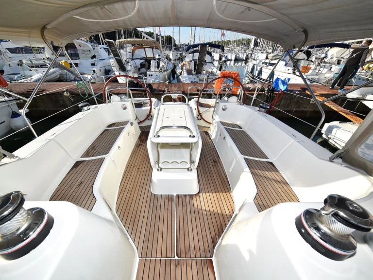 Bootverhuur Jeanneau Sun Odyssey 44i in Pula via SamBoat