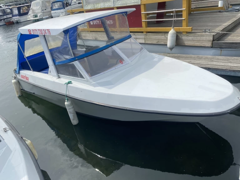 Huur een Tagescharter Lotus in Waren (Müritz)