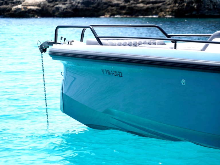 Verhuur Motorboot in Cala d'Or - Axopar 37 Sun Top Brabus line