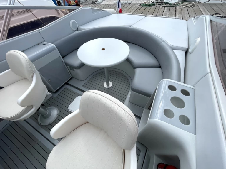 Bootverhuur Les Minimes goedkoop rio 750 day