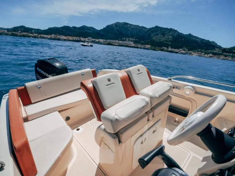 Huur een Invictus  Invictus 240 CX in Marseille