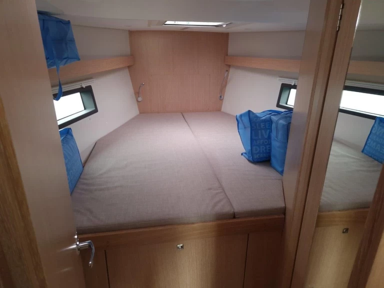 Bootverhuur Izola goedkoop Bavaria C42