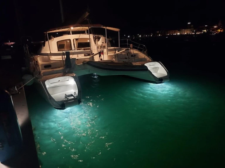 Catamaran te huur in Izola voor de beste prijs