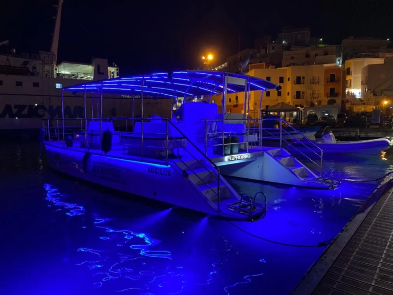 Bootverhuur Terracina goedkoop Cat Marine 39