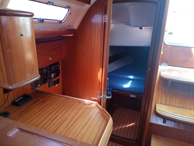 Huur een Bavaria Bavaria 36 in Mahon Port