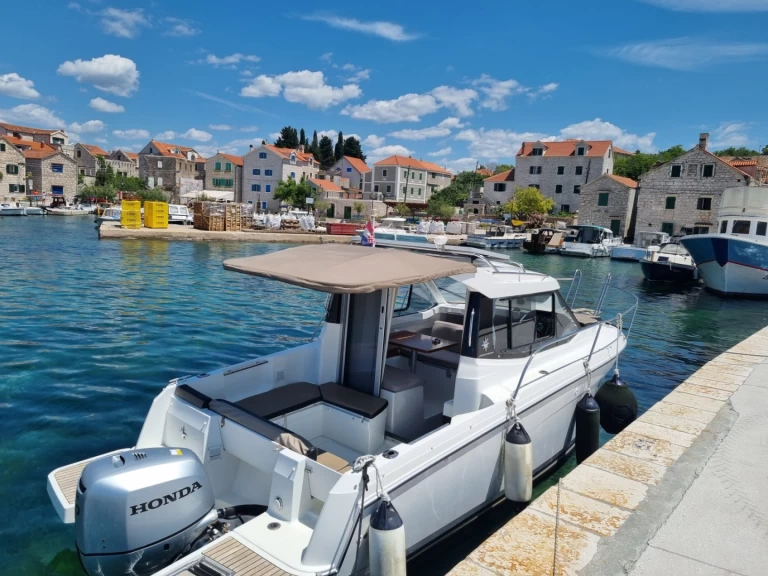 Bootverhuur Jeanneau Merry Fisher 695 in Šibenik via SamBoat