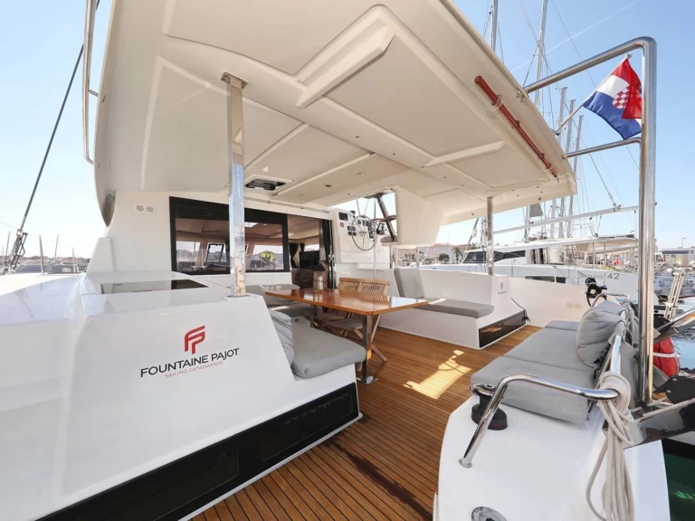 Bootverhuur Fountaine Pajot Lucia 40 in Pula via SamBoat