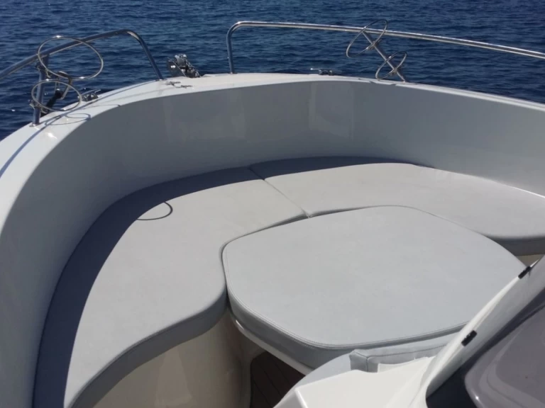 Bootverhuur Antibes goedkoop Pacific Craft 670 Open Trendy