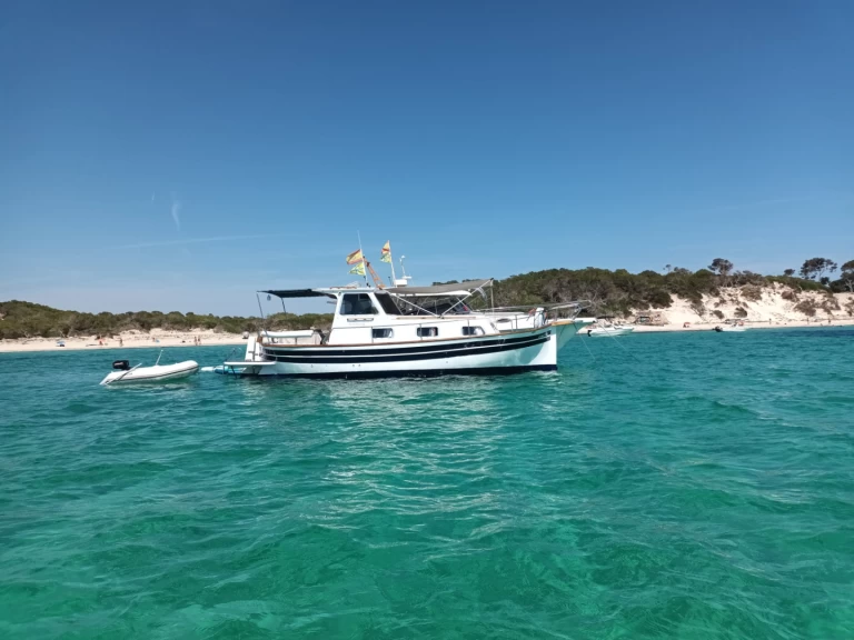 Verhuur Motorboot Majoni met vaarbewijs